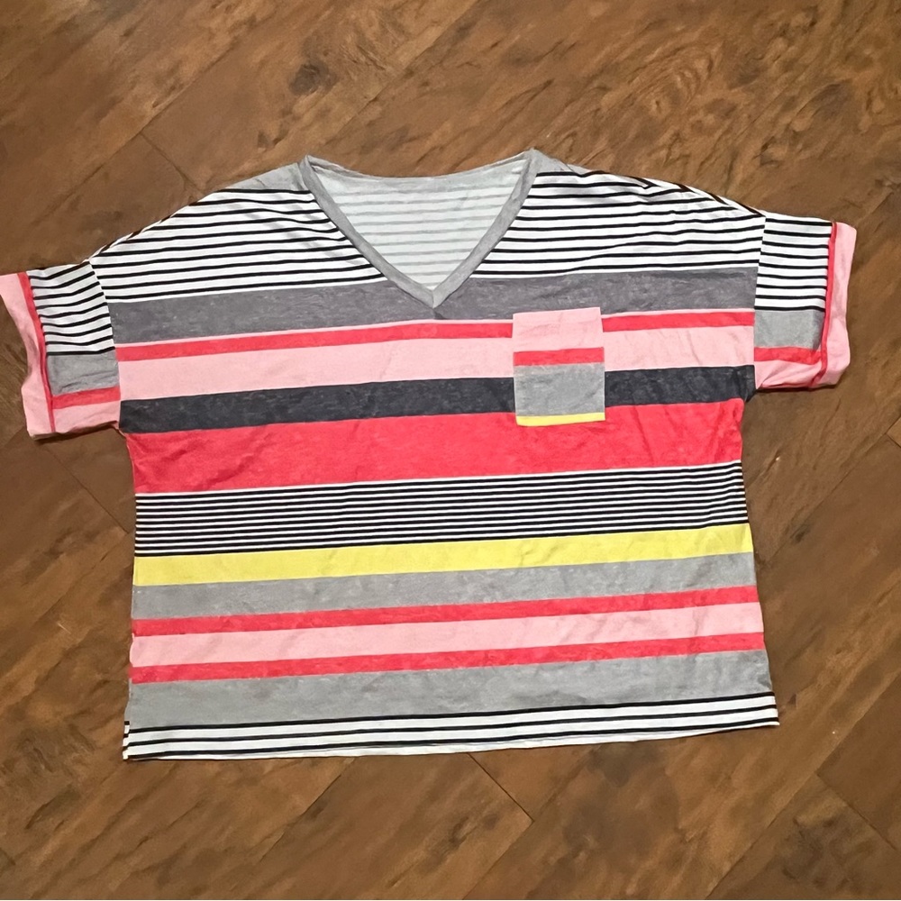 Women’s plus size v neck t shirt colorful strip cuff short sleeves pocket 4x
